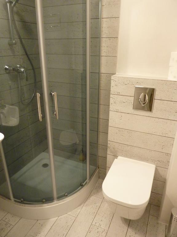 Koro De Varsovio - Apartament Ciasna 10 Ngoại thất bức ảnh