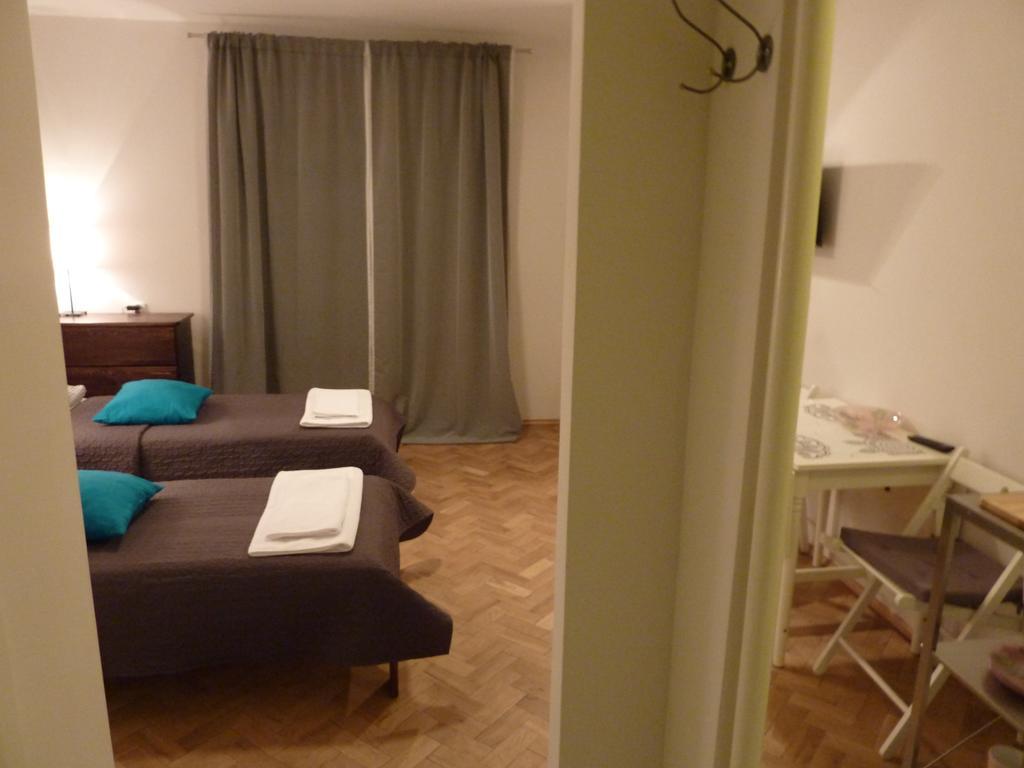Koro De Varsovio - Apartament Ciasna 10 Ngoại thất bức ảnh