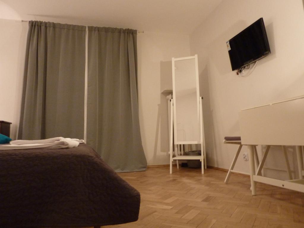 Koro De Varsovio - Apartament Ciasna 10 Ngoại thất bức ảnh