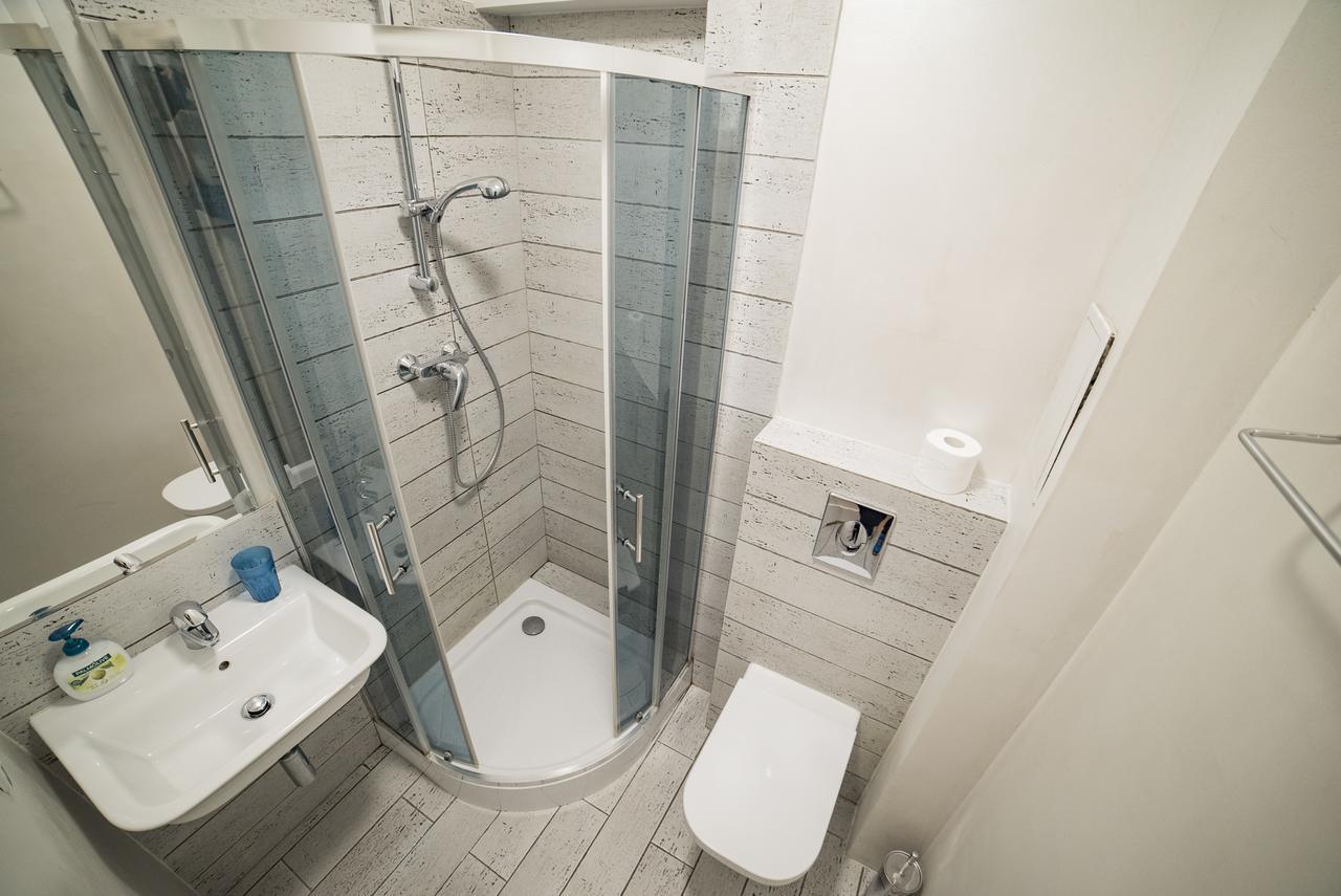 Koro De Varsovio - Apartament Ciasna 10 Ngoại thất bức ảnh