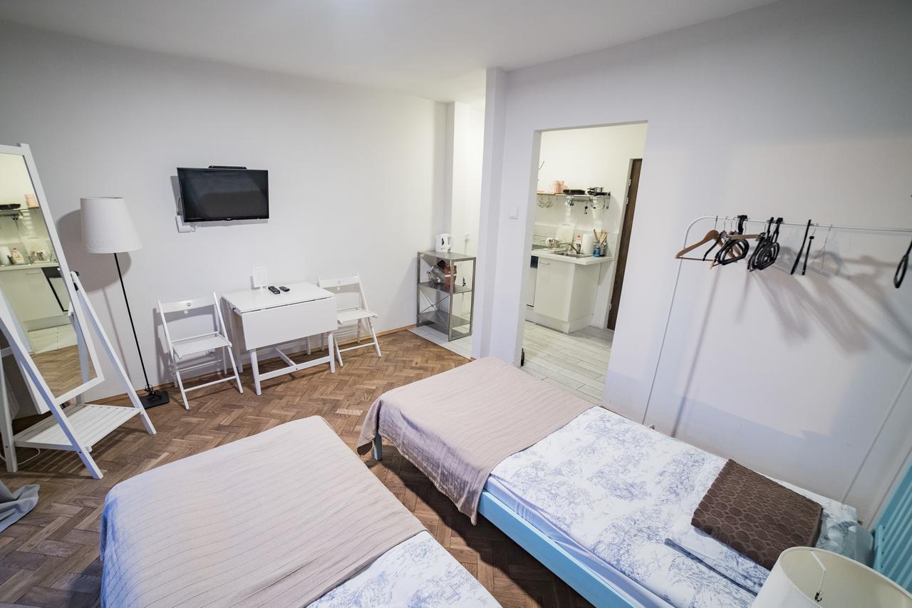 Koro De Varsovio - Apartament Ciasna 10 Ngoại thất bức ảnh